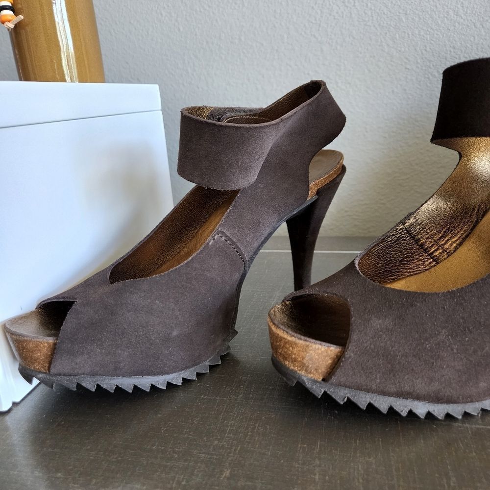 Pedro Garcia brown suede slingback heels - Picture 3 of 7